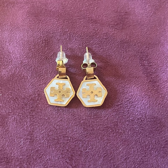 Tory Burch Jewelry - TORY BURCH Mother of pearl Geo drop earrings in Brass Ivory